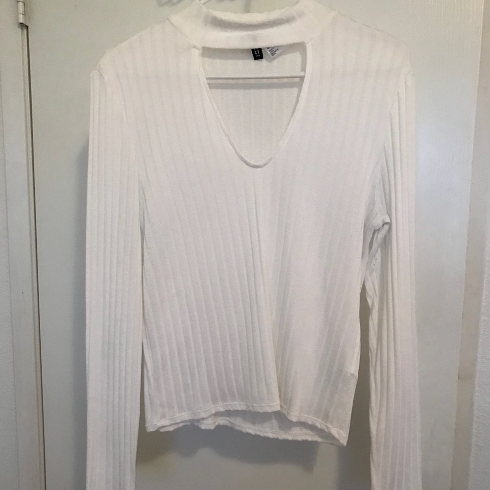 Choker long sleeved top & SKIRT BUNDLE HOLDING